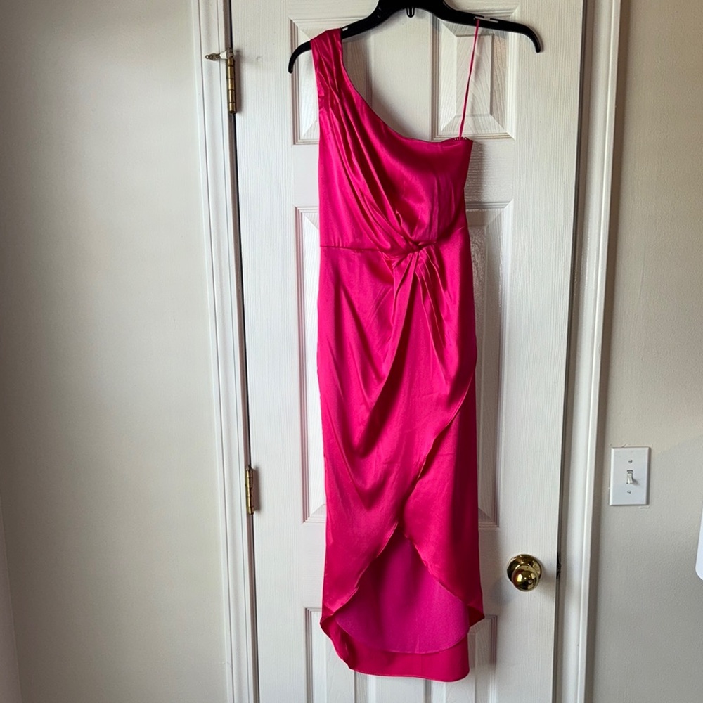 Elegant Pink One-Shoulder Dress